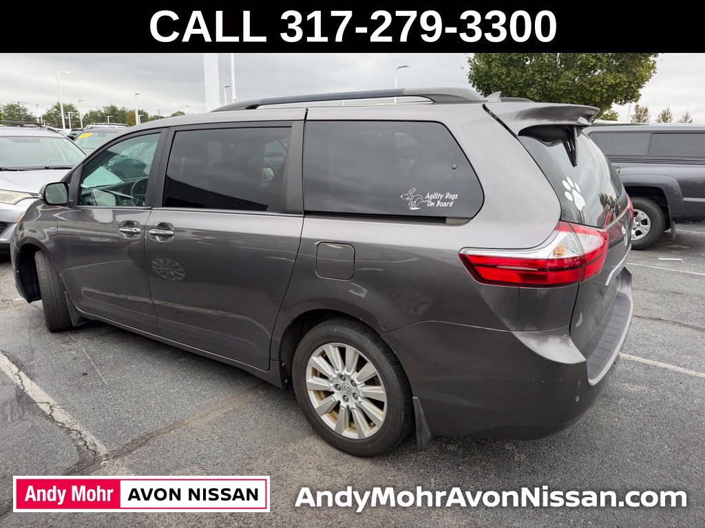 Used 2017 Toyota Sienna Limited AWD/4WD image 4