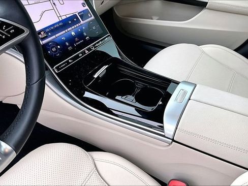 Used 2024 Mercedes-Benz C 300 Sedan image 15