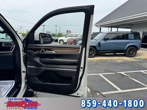 Used 2022 Jeep Grand Wagoneer Series II w/ Premium Group II AWD/4WD image 65