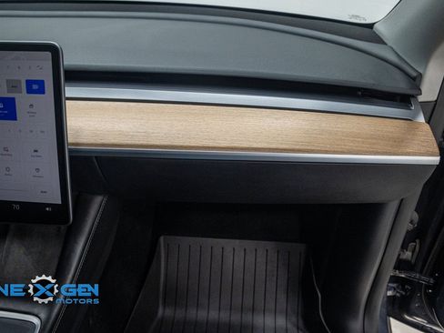 Used 2023 Tesla Model Y Performance image 38