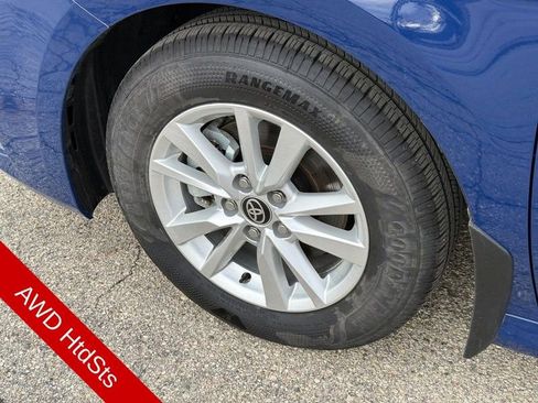 Used 2025 Toyota Camry LE w/ Convenience Package image 10