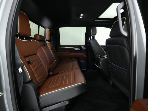 Used 2024 GMC Sierra 2500 Denali Ultimate image 17