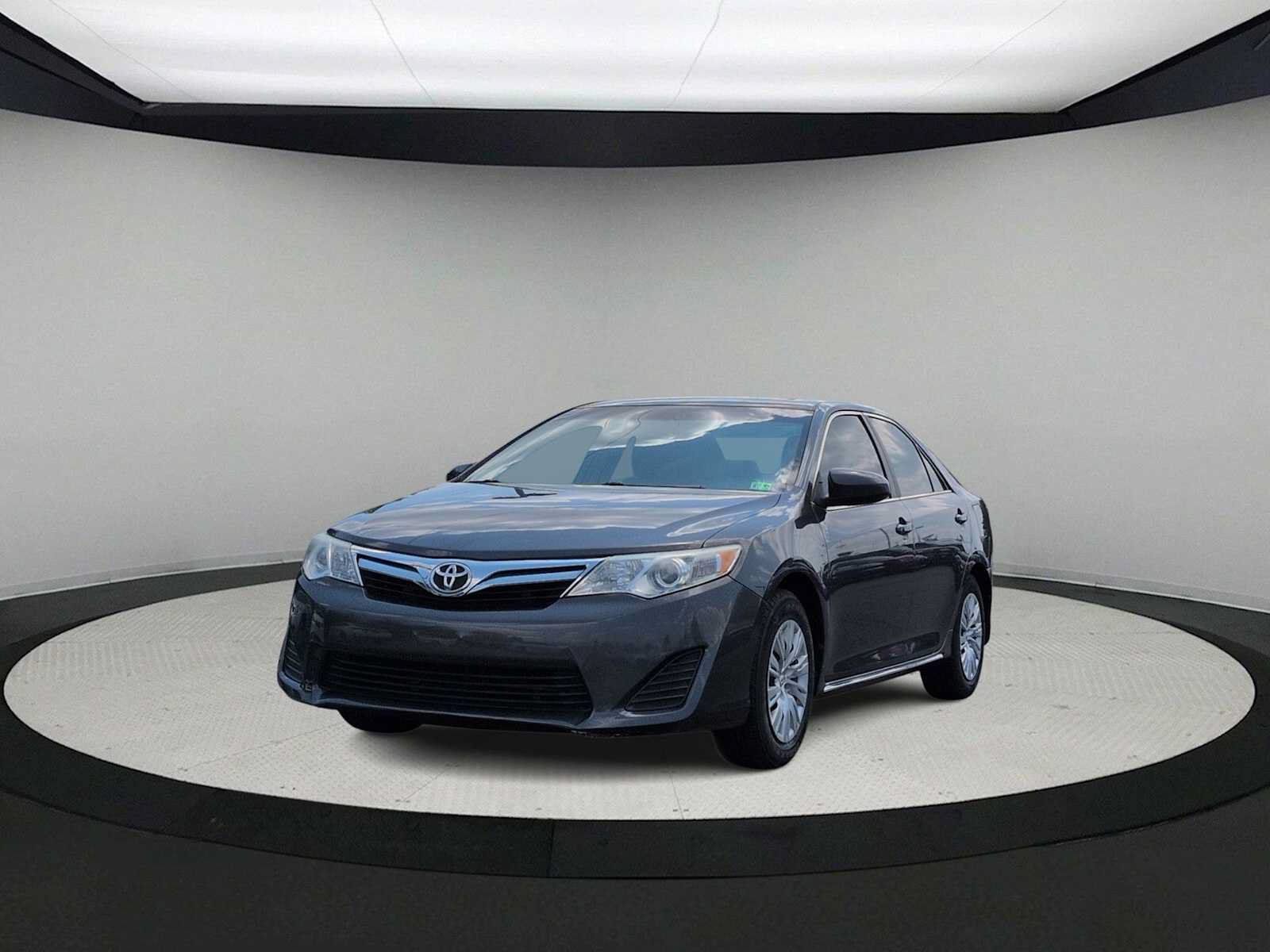 Used 2012 Toyota Camry LE FWD image 4