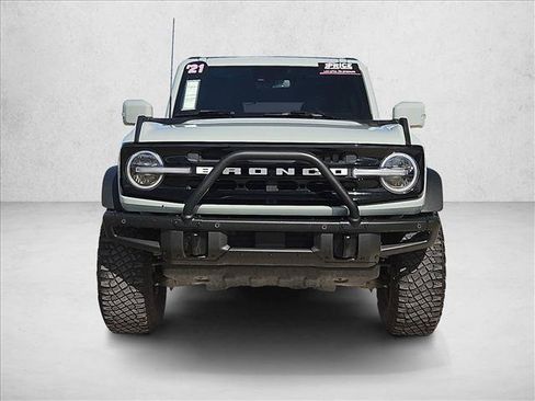 Used 2021 Ford Bronco Outer Banks w/ Sasquatch Package AWD/4WD image 2