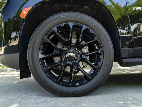 Used 2023 Chevrolet Tahoe Premier AWD/4WD image 15