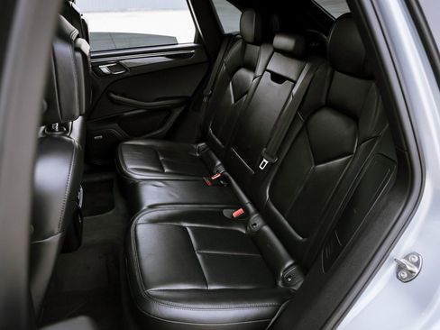 Used 2018 Porsche Macan S image 33