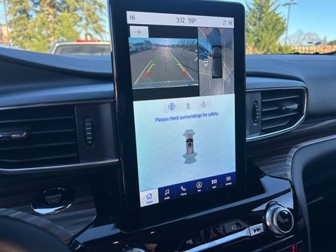 Used 2022 Ford Explorer Limited w/ Limited Technology Package image 19