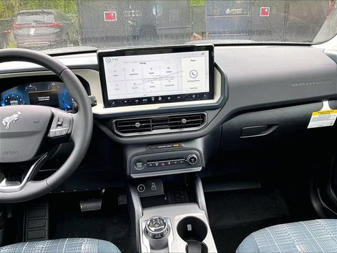 New 2025 Ford Bronco Sport Heritage w/ Convenience Package image 8