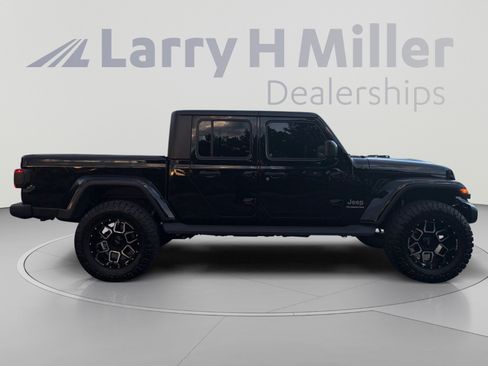 Used 2020 Jeep Gladiator Overland AWD/4WD image 6