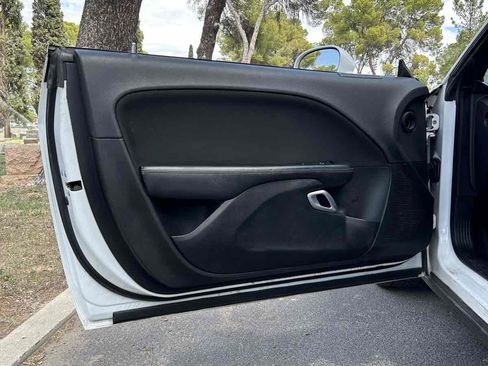 Used 2015 Dodge Challenger SXT w/ Driver Convenience Group image 17