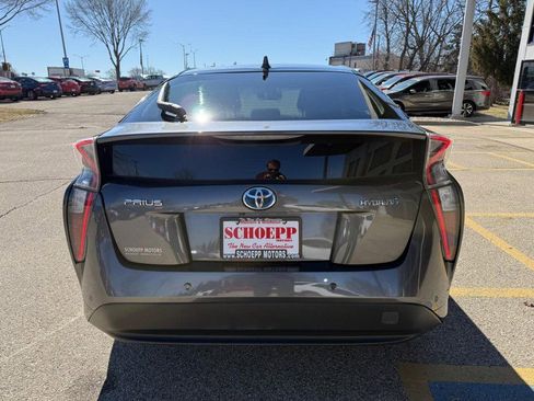 Used 2017 Toyota Prius Four w/ Premium Convenience Package image 12