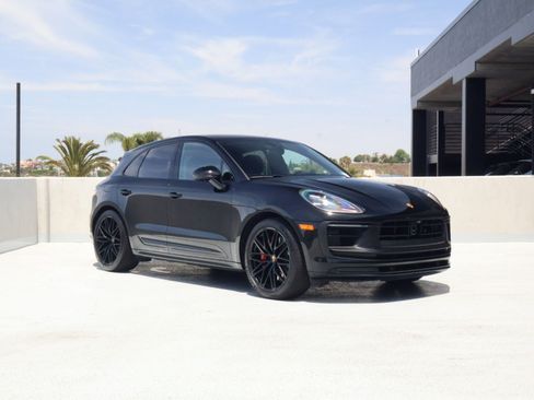Certified 2023 Porsche Macan GTS w/ Premium Package Plus AWD/4WD image 7