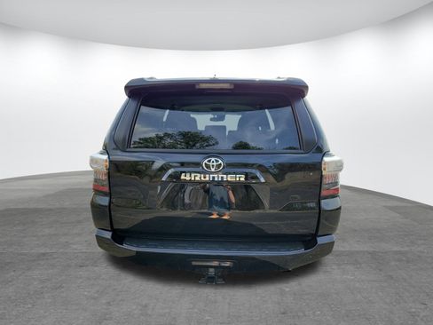 Used 2024 Toyota 4Runner SR5 image 27