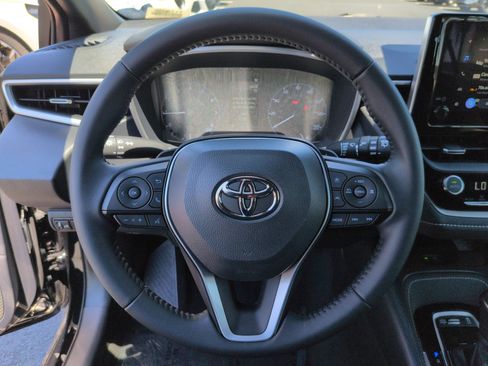 Used 2025 Toyota Corolla SE w/ SE Package FWD image 18