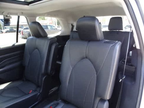 Used 2024 Toyota Grand Highlander AWD image 21