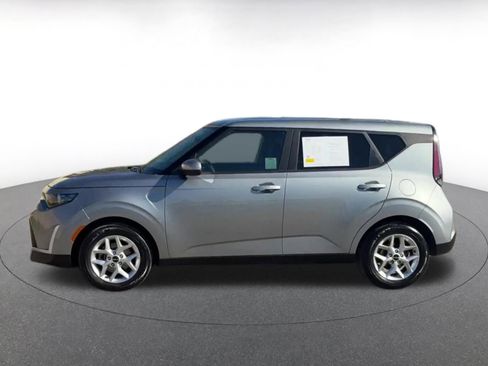 Used 2025 Kia Soul LX w/ LX Technology Package image 8