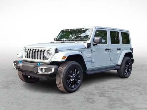Used 2024 Jeep Wrangler Unlimited Sahara AWD/4WD image 3