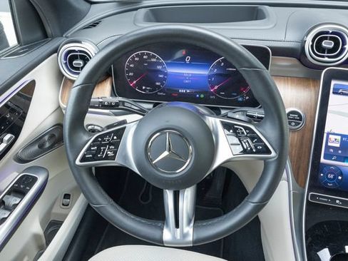 Used 2023 Mercedes-Benz GLC 300 4MATIC w/ Pinnacle Trim Package image 24