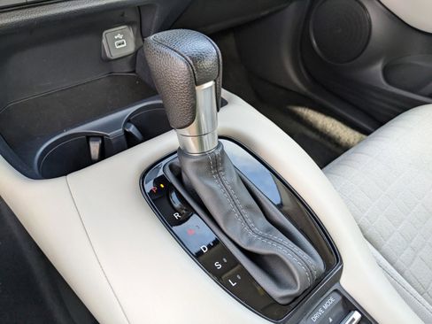 Used 2023 Honda HR-V LX image 29