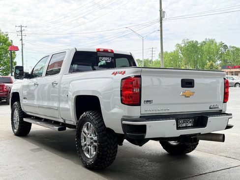 Used 2019 Chevrolet Silverado 2500 High Country w/ Duramax Plus Package image 5