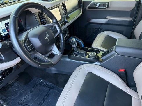 Used 2023 Ford Bronco Wildtrak AWD/4WD image 11