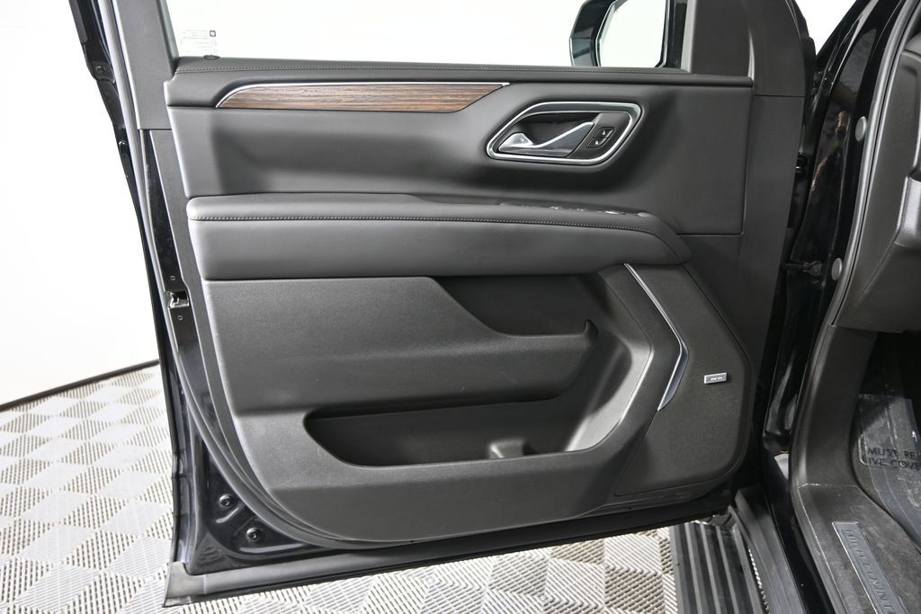 Used 2024 Chevrolet Tahoe High Country AWD/4WD image 20