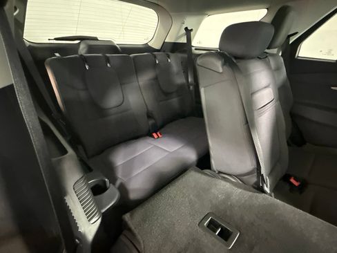 Used 2025 Ford Explorer Active AWD/4WD image 17