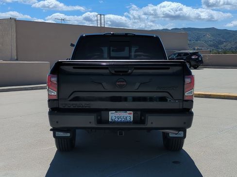 Used 2021 Nissan Titan PRO-4X w/ Pro-4x Convenience Package AWD/4WD image 7