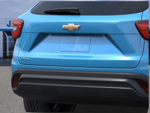 New 2026 Chevrolet Trax LS w/ Driver Confidence Package FWD image 14