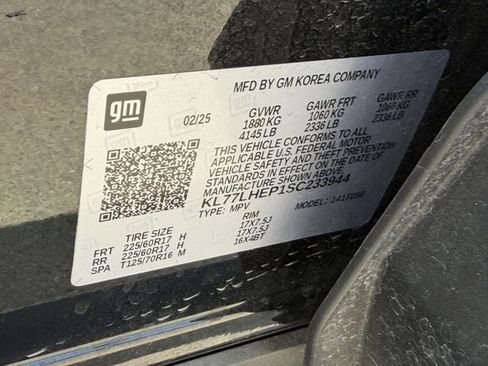 Used 2025 Chevrolet Trax LT FWD image 27