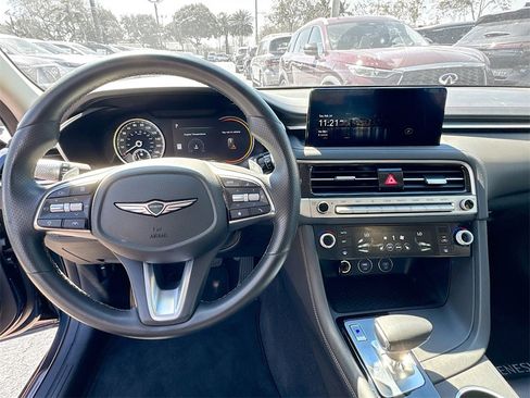 Used 2025 Genesis G70 2.5T image 12
