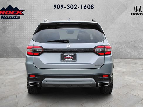 Certified 2025 Honda Pilot Touring image 5