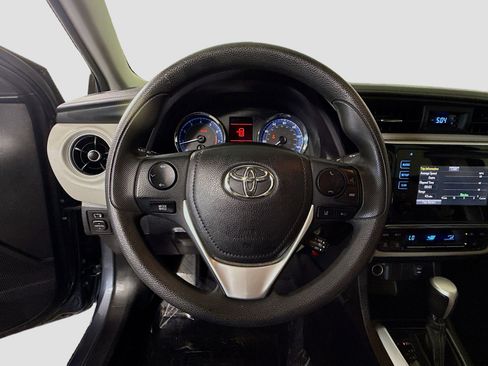 Used 2018 Toyota Corolla LE image 13