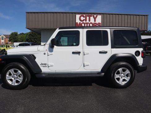 Used 2018 Jeep Wrangler Unlimited Sport S AWD/4WD image 10