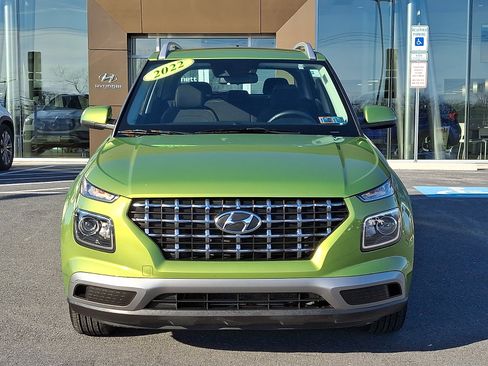 Used 2022 Hyundai Venue SEL image 2