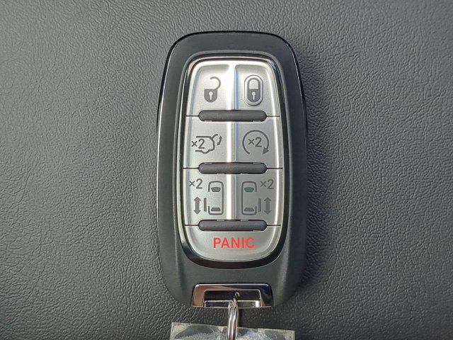 New 2026 Chrysler Pacifica Select FWD image 36