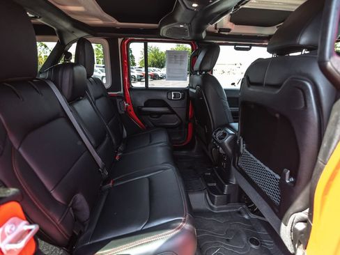 Used 2024 Jeep Wrangler Unlimited Rubicon AWD/4WD image 35