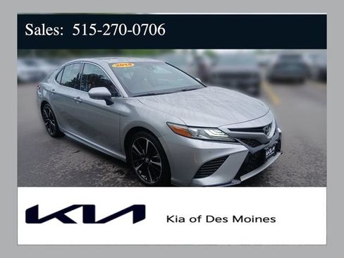 Used 2018 Toyota Camry XSE FWD image 1