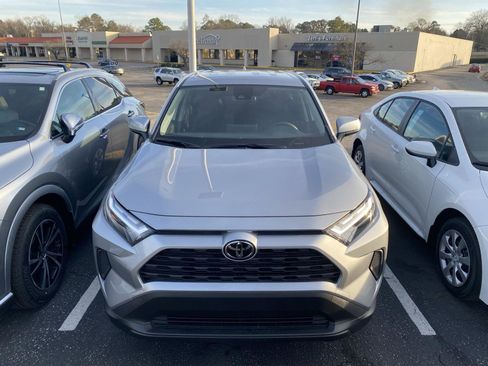 Used 2025 Toyota RAV4 LE image 10