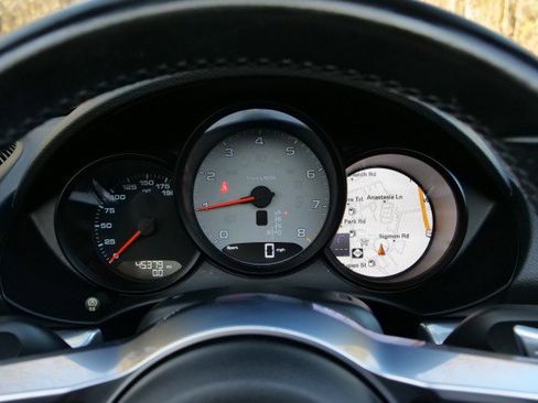 Used 2018 Porsche 718 Boxster S image 13