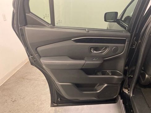 Used 2025 Honda Pilot EX-L image 20