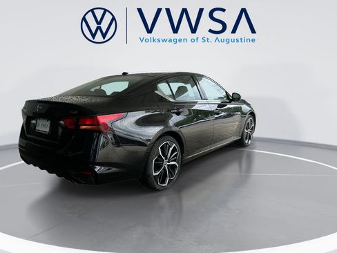 Used 2024 Nissan Altima 2.5 SR FWD image 7