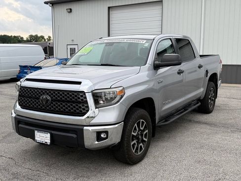 Used 2018 Toyota Tundra SR5 w/ TRD Off Road Package AWD/4WD image 3
