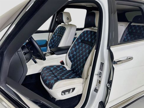 Used 2025 Rolls-Royce Cullinan AWD/4WD image 14