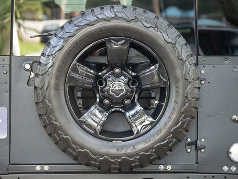 Used 1992 Land Rover Defender 110 image 16