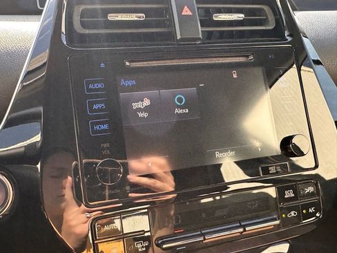 Used 2018 Toyota Prius Three FWD image 36