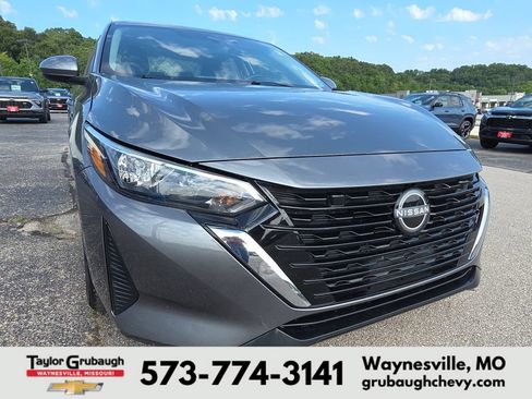 Used 2024 Nissan Sentra SV FWD image 11