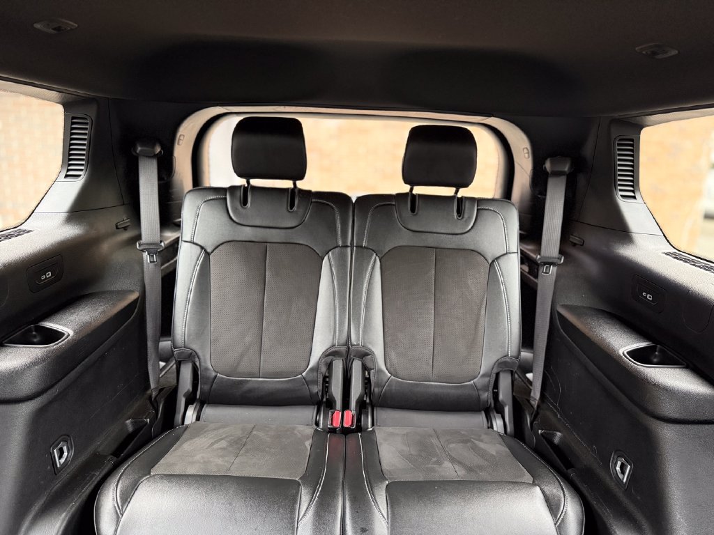 Used 2023 Jeep Grand Cherokee L Laredo AWD/4WD image 19