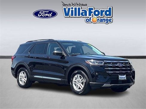 Used 2025 Ford Explorer Active w/ Active Comfort Package image 1
