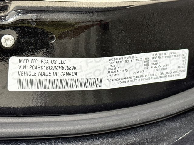 Used 2021 Chrysler Pacifica Touring-L FWD image 37